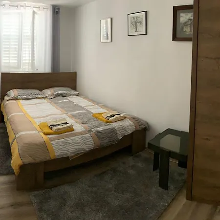 Harry - Prvi Red Do Mora Appartement